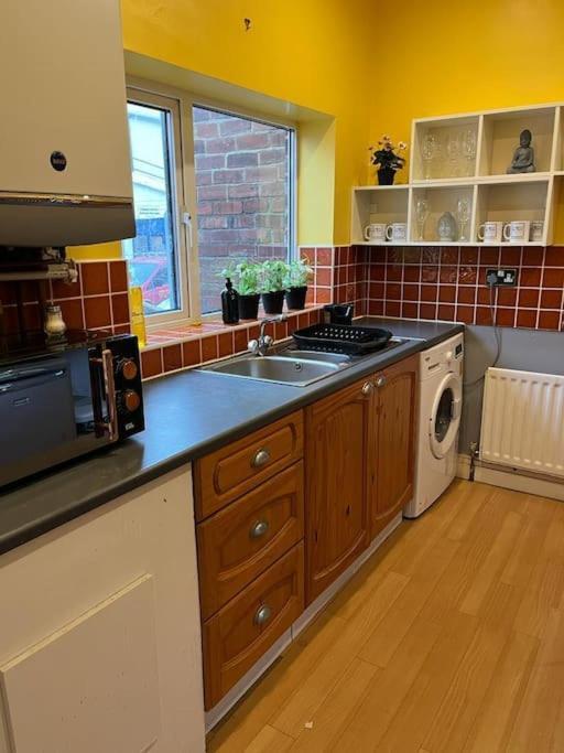 Ovington Grove 2 Fully Equipped Kitchen Free Parking 3 Bedrooms Netflix Newcastle upon Tyne Buitenkant foto
