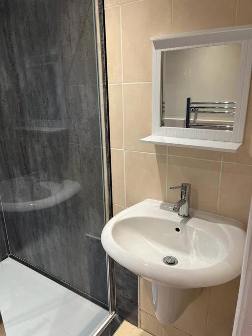 Ovington Grove 2 Fully Equipped Kitchen Free Parking 3 Bedrooms Netflix Newcastle upon Tyne Buitenkant foto